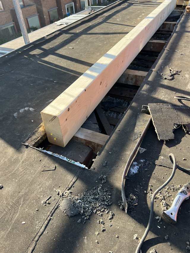 Stalen ligger ingemetseld in de bestaande constructie