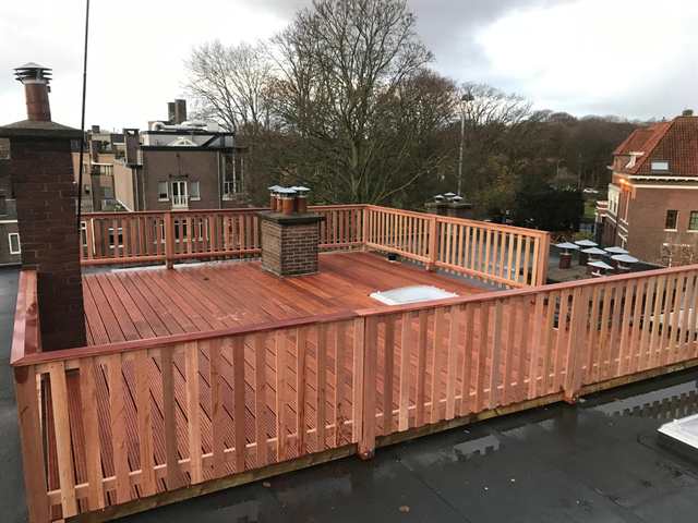 Hetzelfde dakterras vanaf de andere hoek